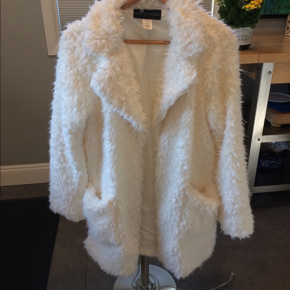 🍁LAST ONE‼️Ivory Shaggy Faux Teddy Bear Fur Coat - Picture 3 of 8